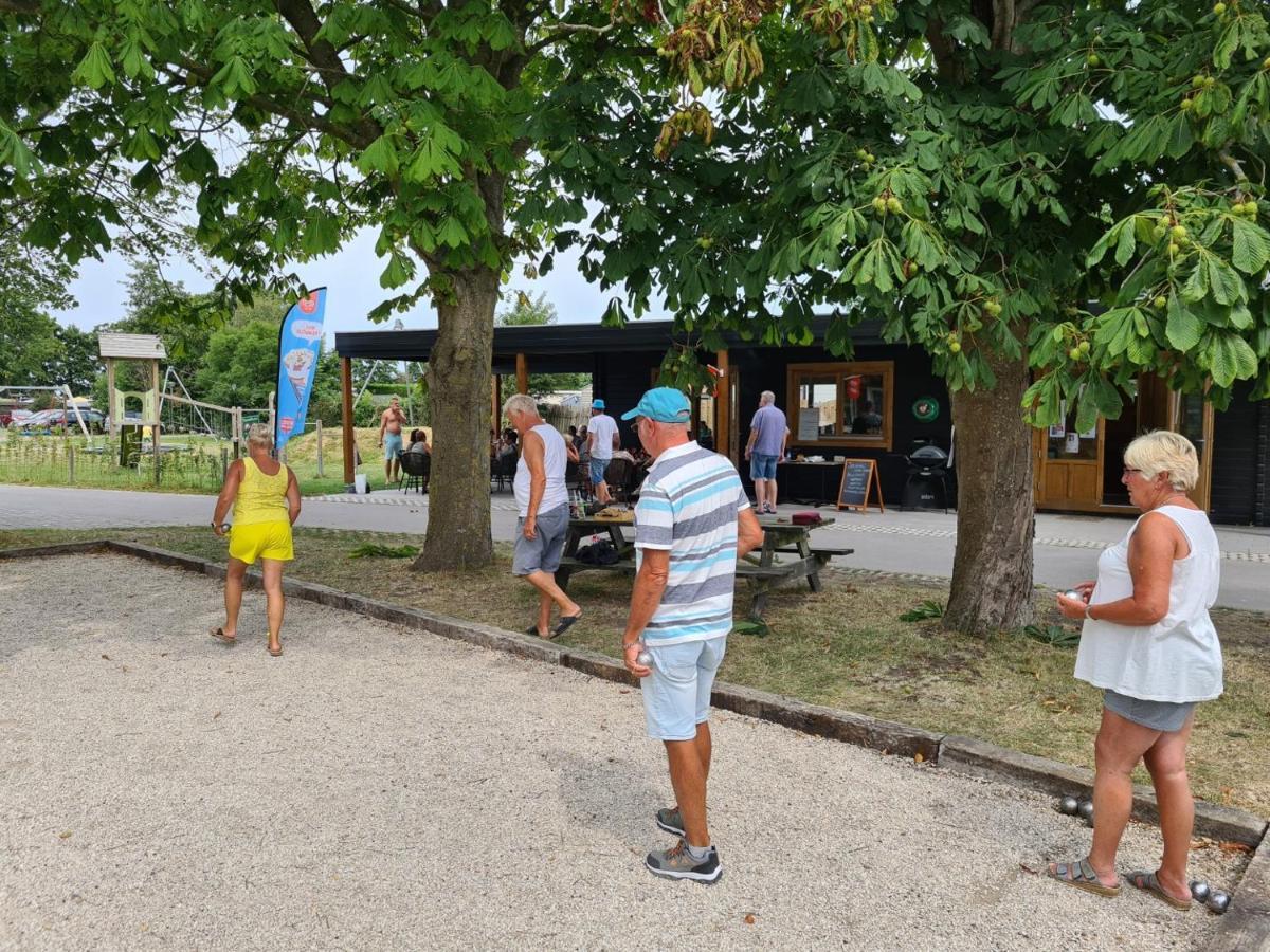 Bungalow 36 Op Recreatiepark De Wielen Sint Maarten Dış mekan fotoğraf